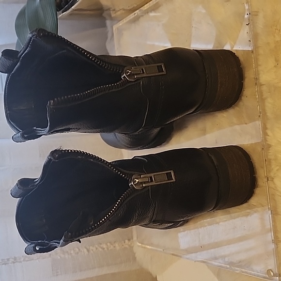 Leather boots - Picture 4 of 9